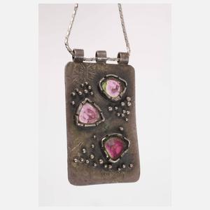 Zwei Designanhänger