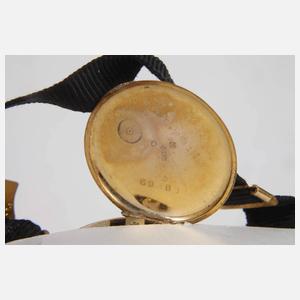 Goldene Damenarmbanduhr