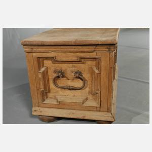 Flachdeckeltruhe barock