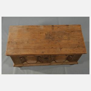 Flachdeckeltruhe barock