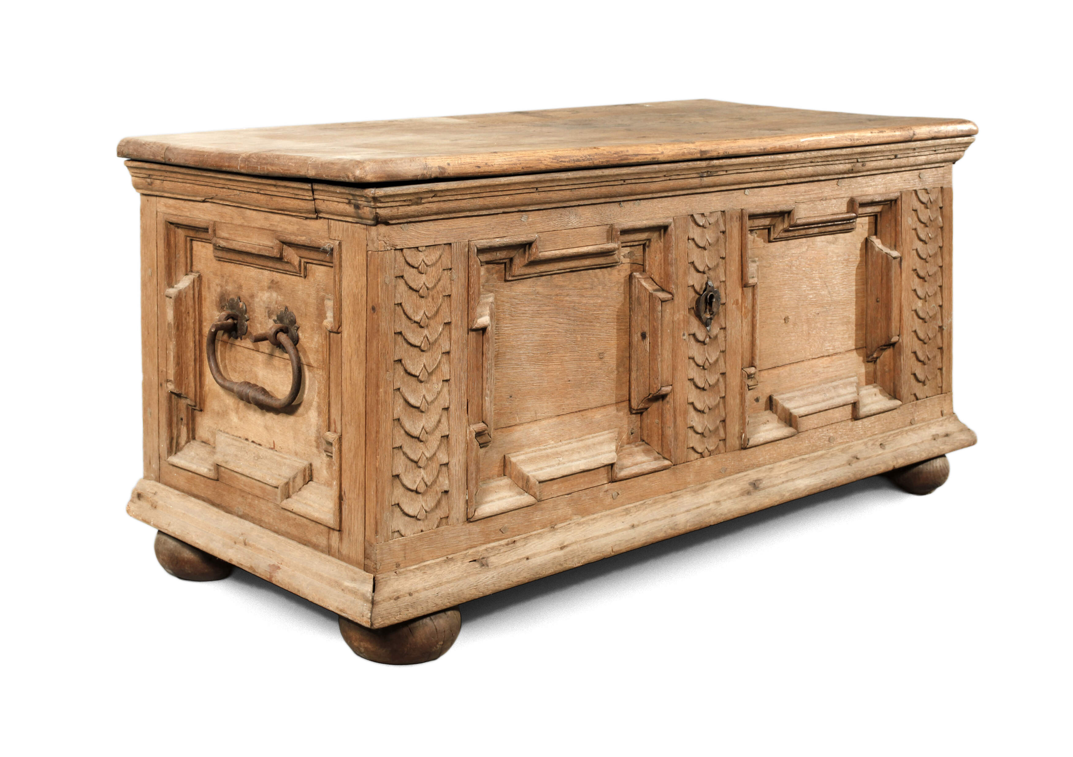 Flachdeckeltruhe barock