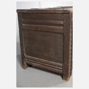 Flachdeckeltruhe barock