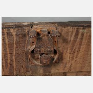 Flachdeckeltruhe barock