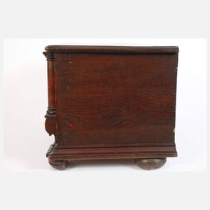 Truhe aus dem Besitz von Gerhart Hauptmann