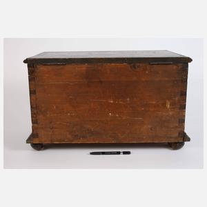 Truhe aus dem Besitz von Gerhart Hauptmann