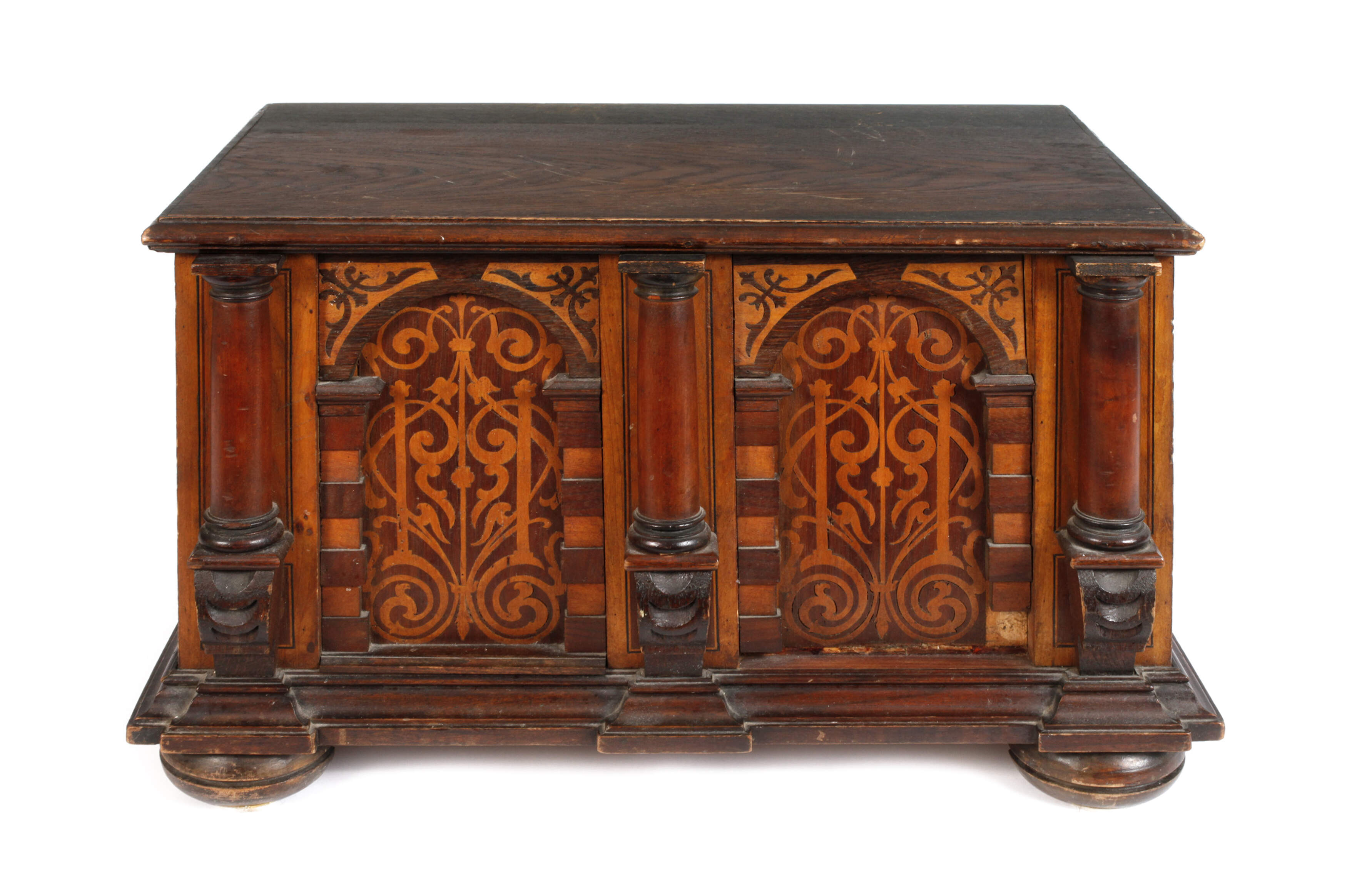 Truhe aus dem Besitz von Gerhart Hauptmann