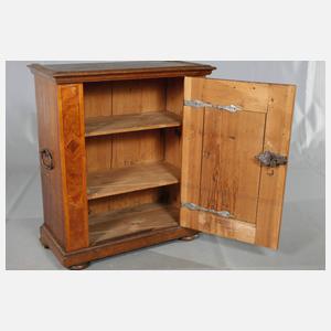 Halbschrank im Renaissancestil