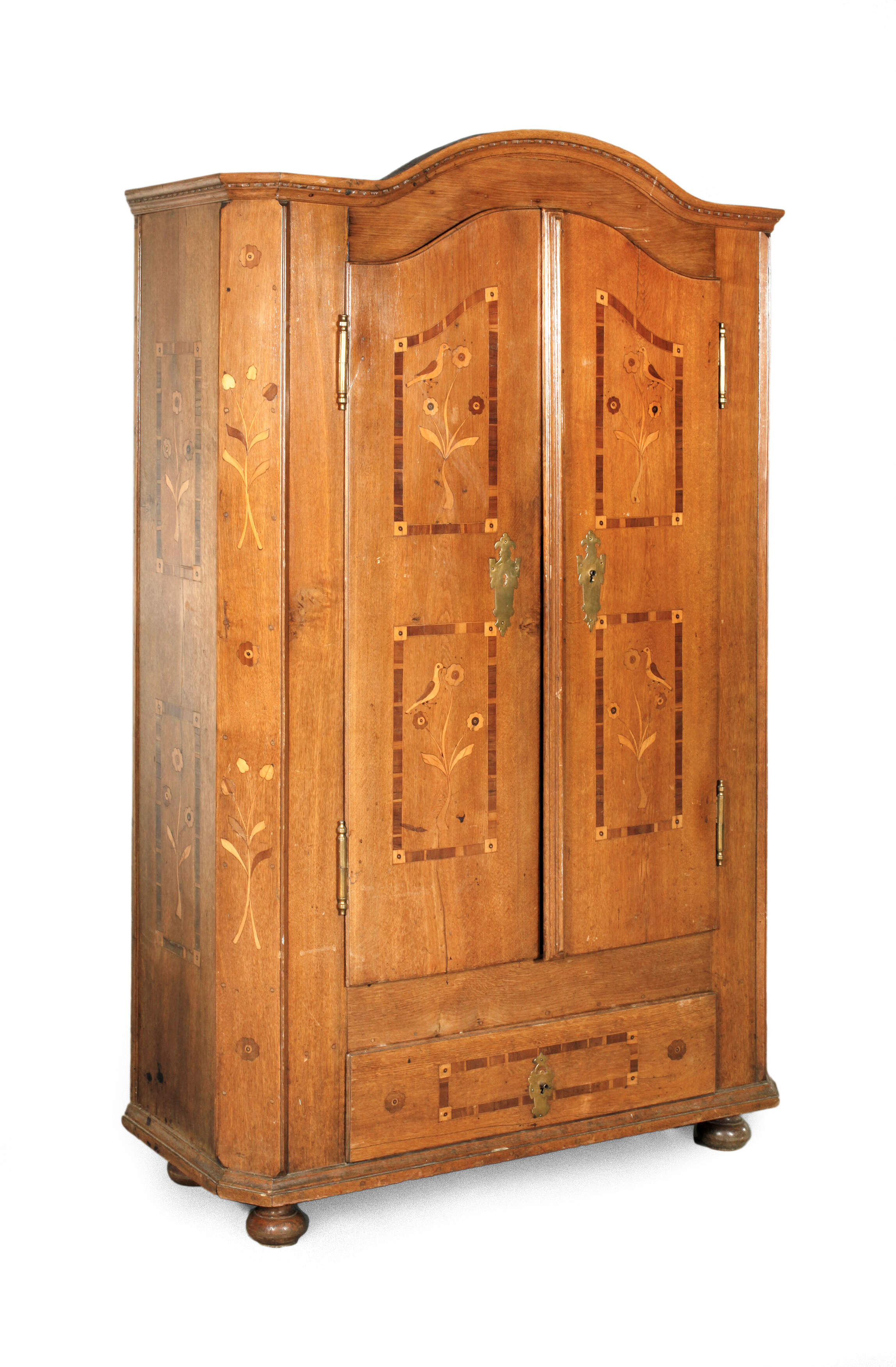 Barockschrank mit Vogelintarsien