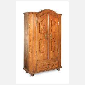 Barockschrank mit Vogelintarsien