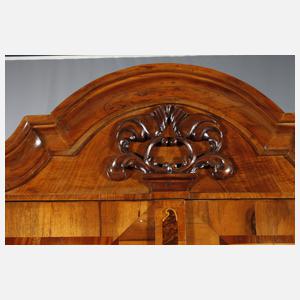 Kommodenaufsatzschrank barock