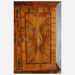 Kommodenaufsatzschrank barock