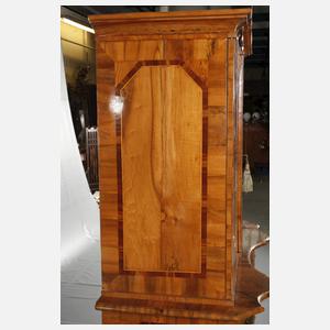 Kommodenaufsatzschrank barock