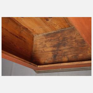 Kleiner Bauernschrank