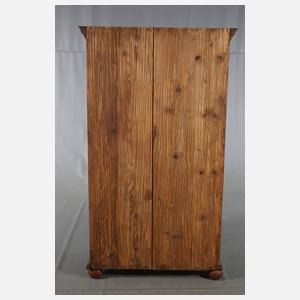 Kleiner Bauernschrank