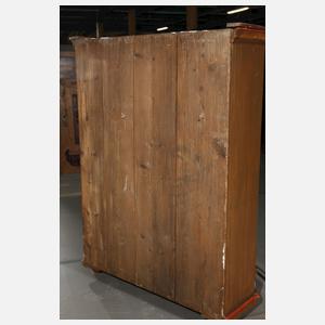 Spätbarocker Bauernschrank