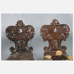 Vier Brettstühle im Renaissancestil