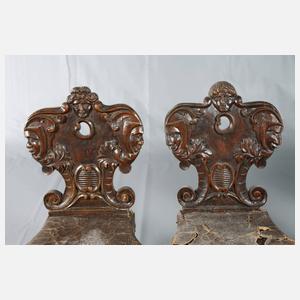 Vier Brettstühle im Renaissancestil