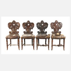 Vier Brettstühle im Renaissancestil