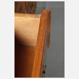 Klassizistische Kommode