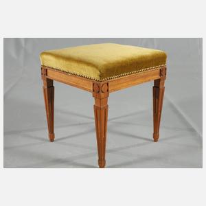 Vier Stühle und zwei Hocker Klassizismus