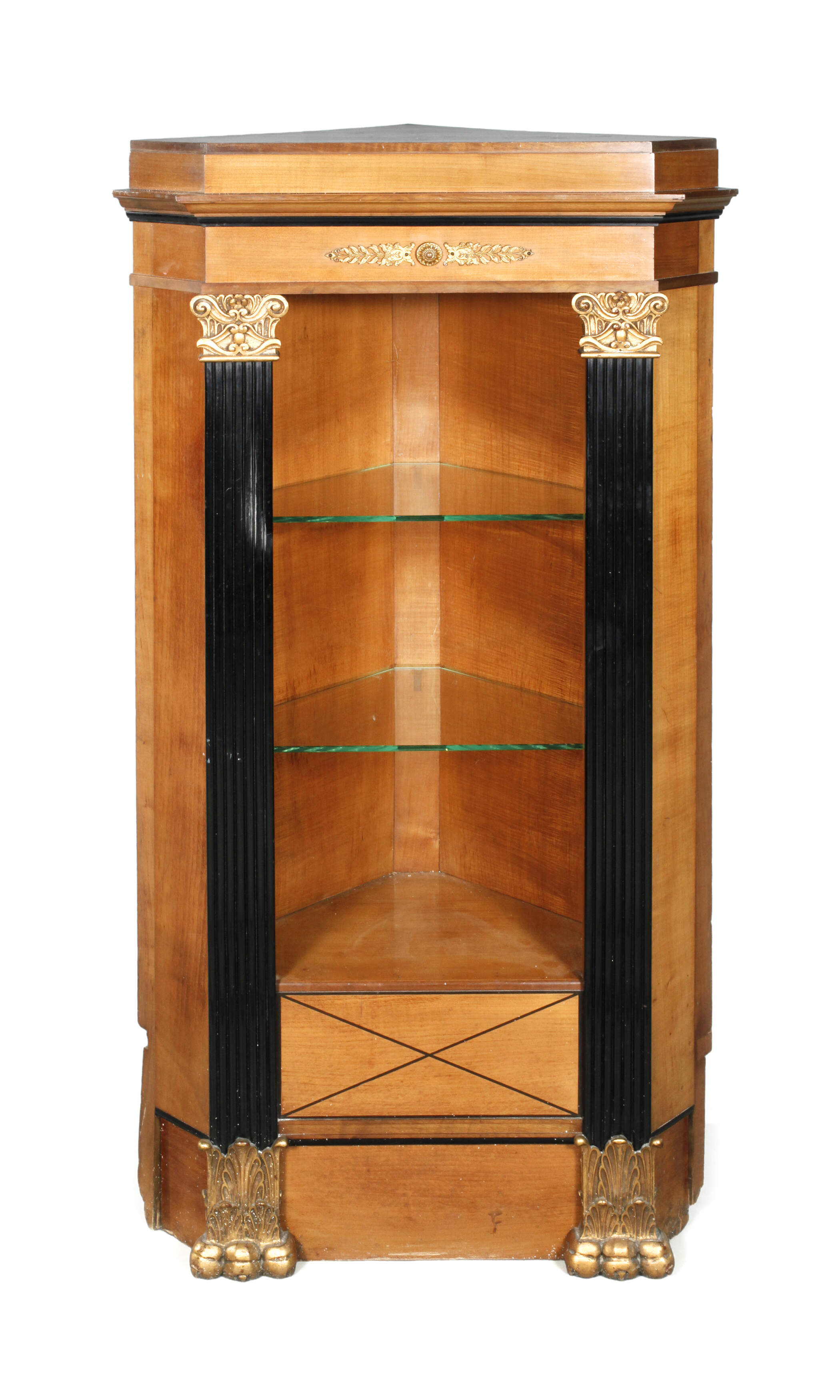 Ecketagere im klassizistischen Stil