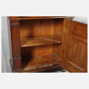 Halbschrank im Renaissancestil