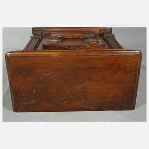 Halbschrank im Renaissancestil