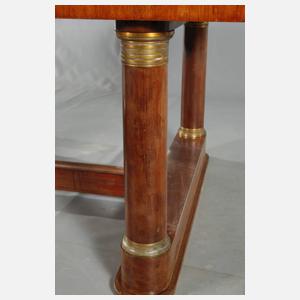 Großer Esstisch im Empirestil