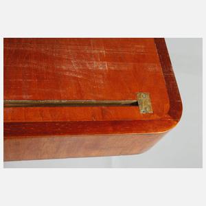 Großer Esstisch im Empirestil