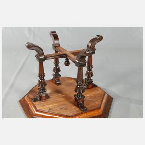 Feiner Salontisch Historismus