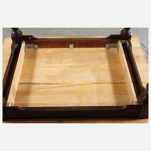 Großer Kneipentisch