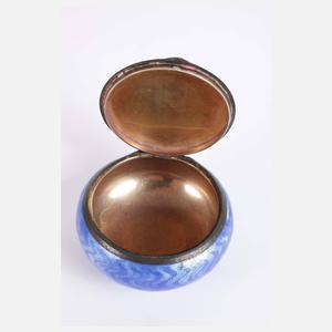 Feine Pillendose mit Emaillemalerei