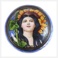 Feine Pillendose mit Emaillemalerei111