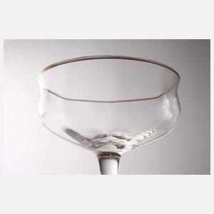 Vier hohe Champagnerschalen