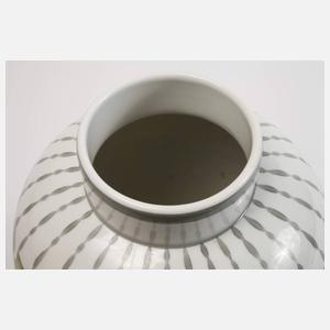 Nymphenburg große Urnenvase Blumendekor