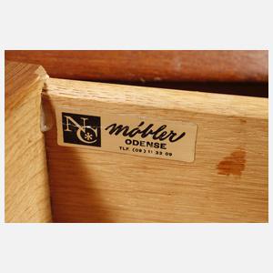 Arne Vodder, Kommode