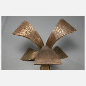 Couchtisch mit Bronzefuß