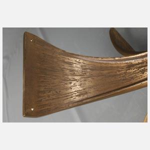 Couchtisch mit Bronzefuß