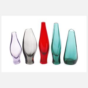 Fünf asymmetrische Vasen