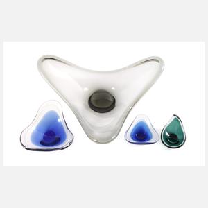 Vier Schalen skandinavisches Design