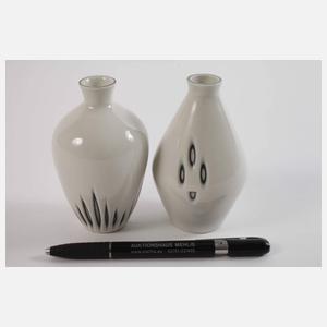 Sgrafo Modern acht Vasen Sgrafitto-Technik