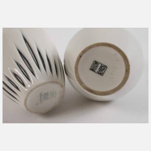 Sgrafo Modern acht Vasen Sgrafitto-Technik