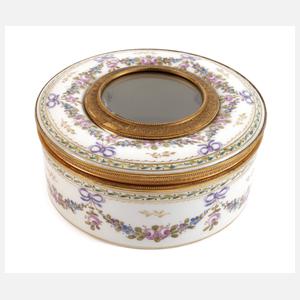 Deckeldose im Sevrés-Stil