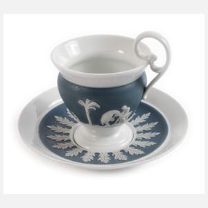 Meissen Relieftasse in Wedgwood-Manier