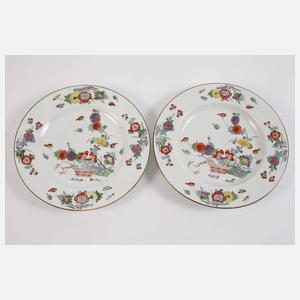 Vier Speiseteller Kakiemondekor