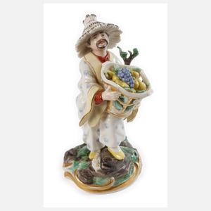 Nymphenburg/Frankenthal "Chinese mit Früchtekorb"