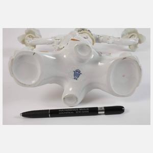 Paar figürliche Leuchter und Puttengruppe