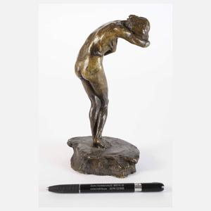 Stehender weiblicher Akt