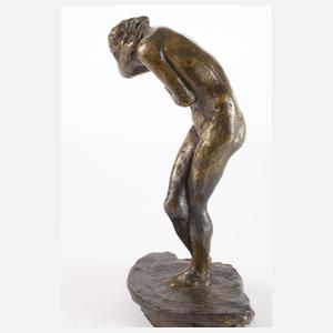 Stehender weiblicher Akt