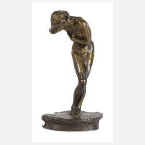 Stehender weiblicher Akt